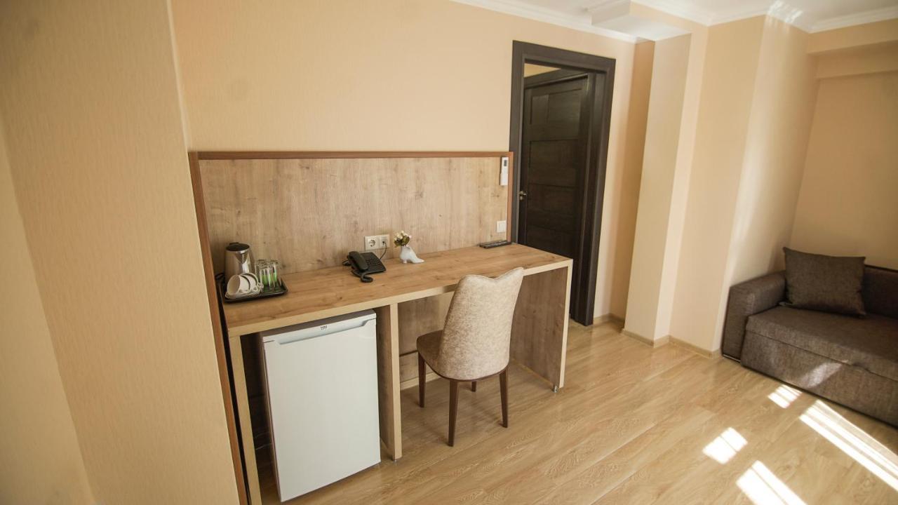 Hotel Juralius Tiflis Dış mekan fotoğraf
